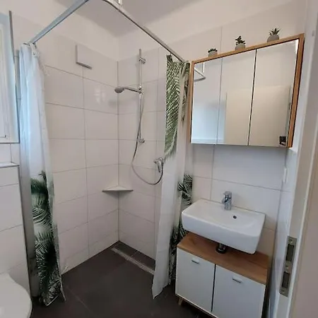 Gemuetliche Familienwohnung Mit Wlan Und Stellplatz Bielefeld Exterior photo